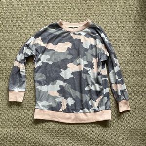 3/40 bundle! Pink and gray camo sweatshirt